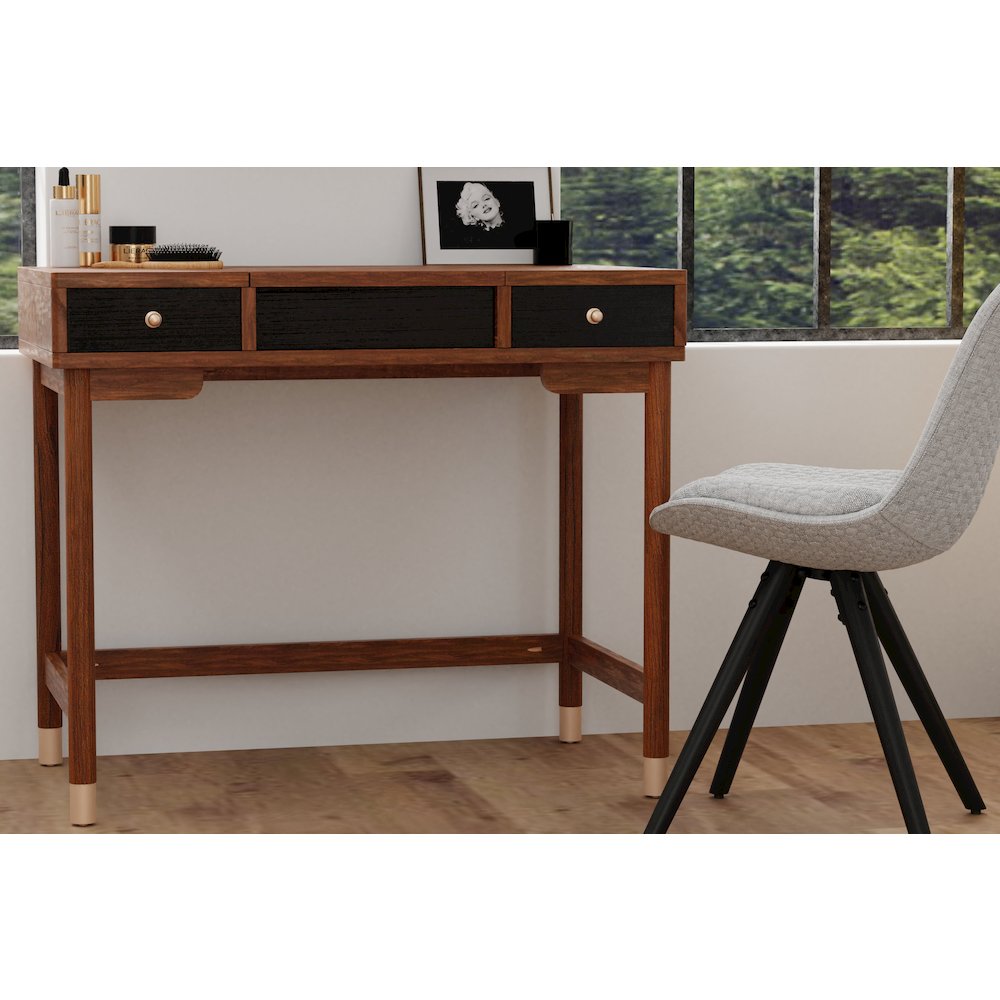 Belham Bedroom Vanity. Picture 7