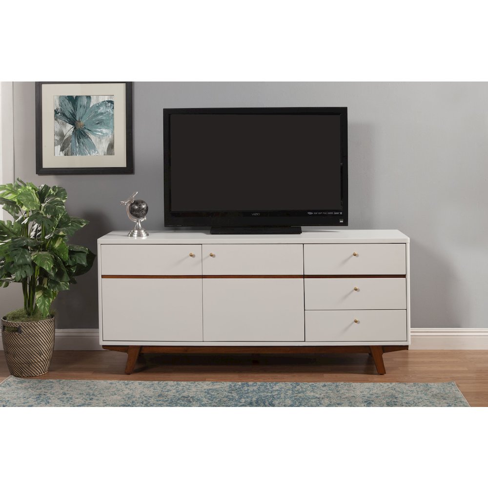 Dakota TV Console. Picture 1