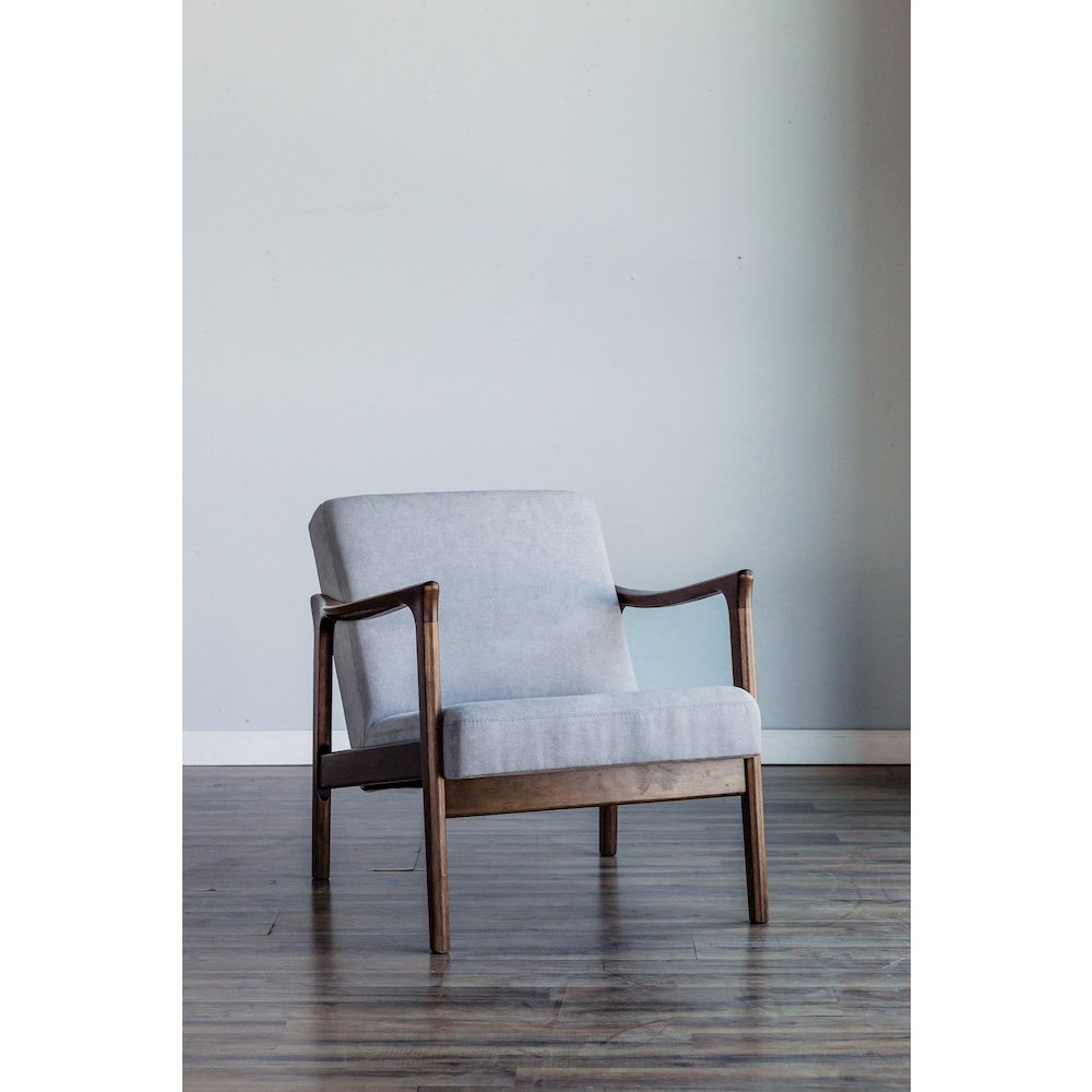 Zephyr Lounge Chair, Light Grey. Picture 1