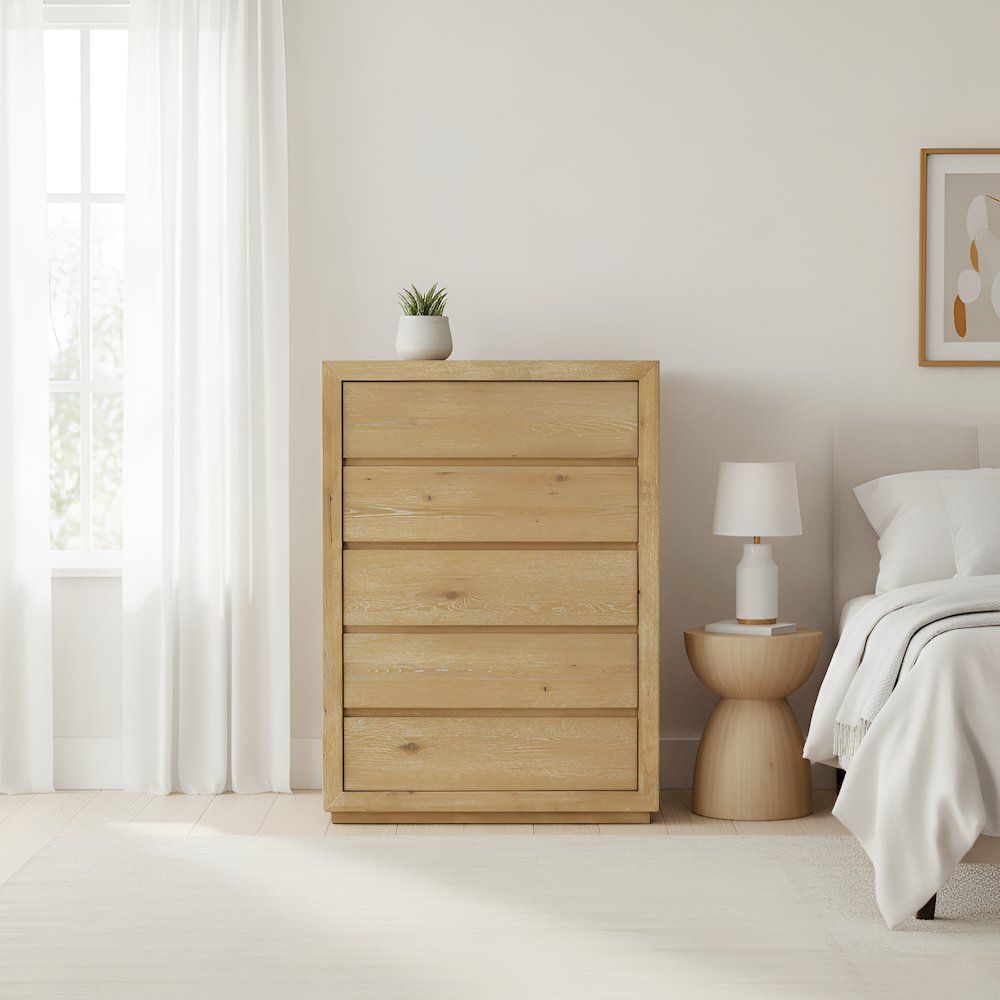 Harper Five Drawer Chest. Picture 2