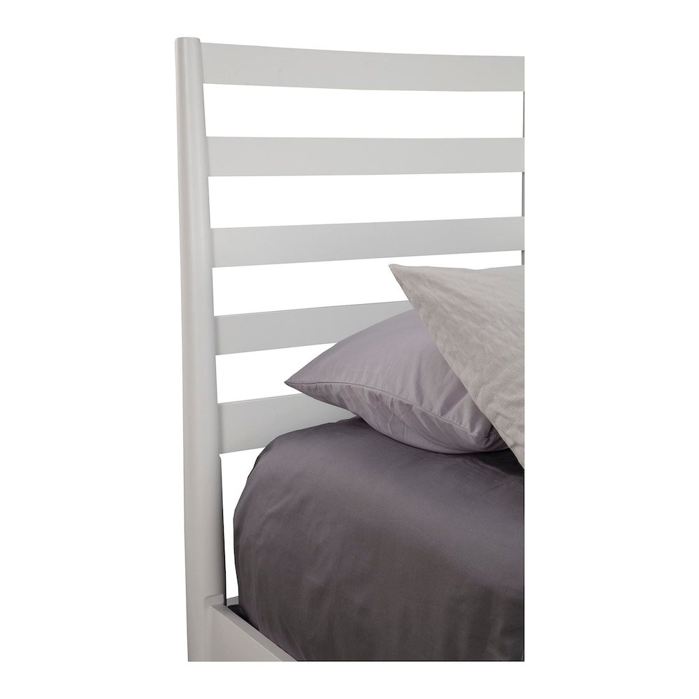 Flynn Retro Standard King Bed w/Slat Back Headboard, White. Picture 7