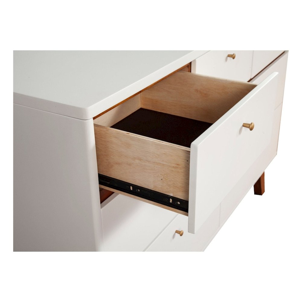 Dakota 7 Drawer Dresser. Picture 4