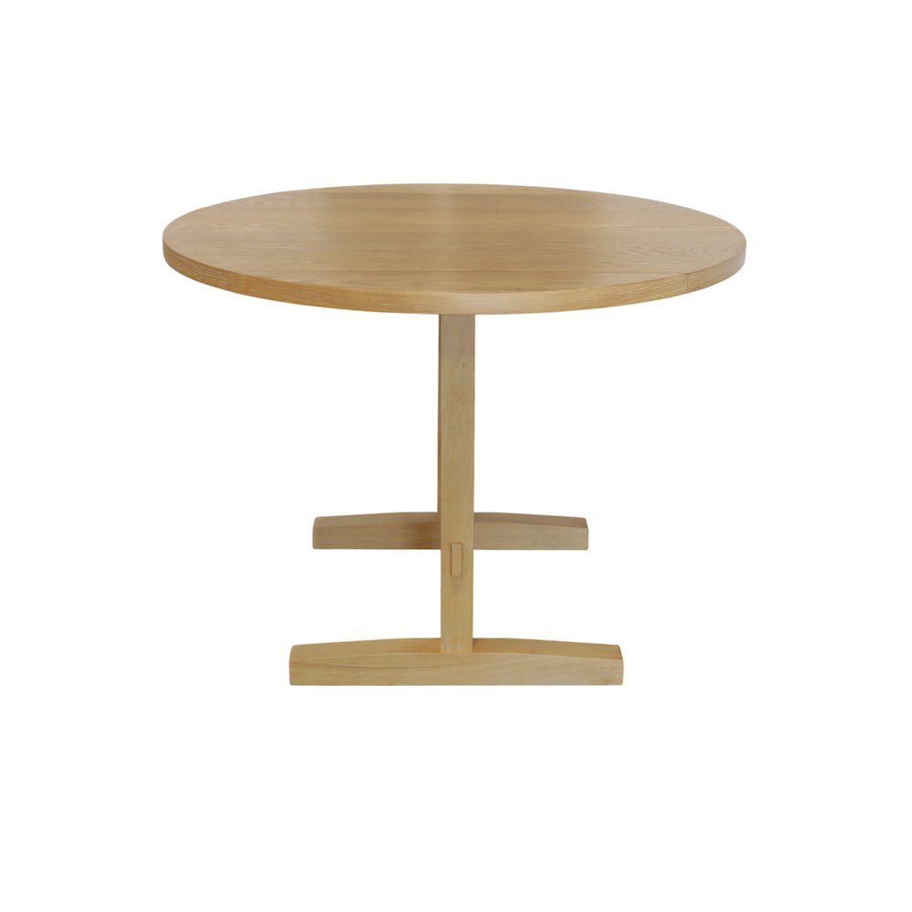 Eleanor Round Dining Table. Picture 3