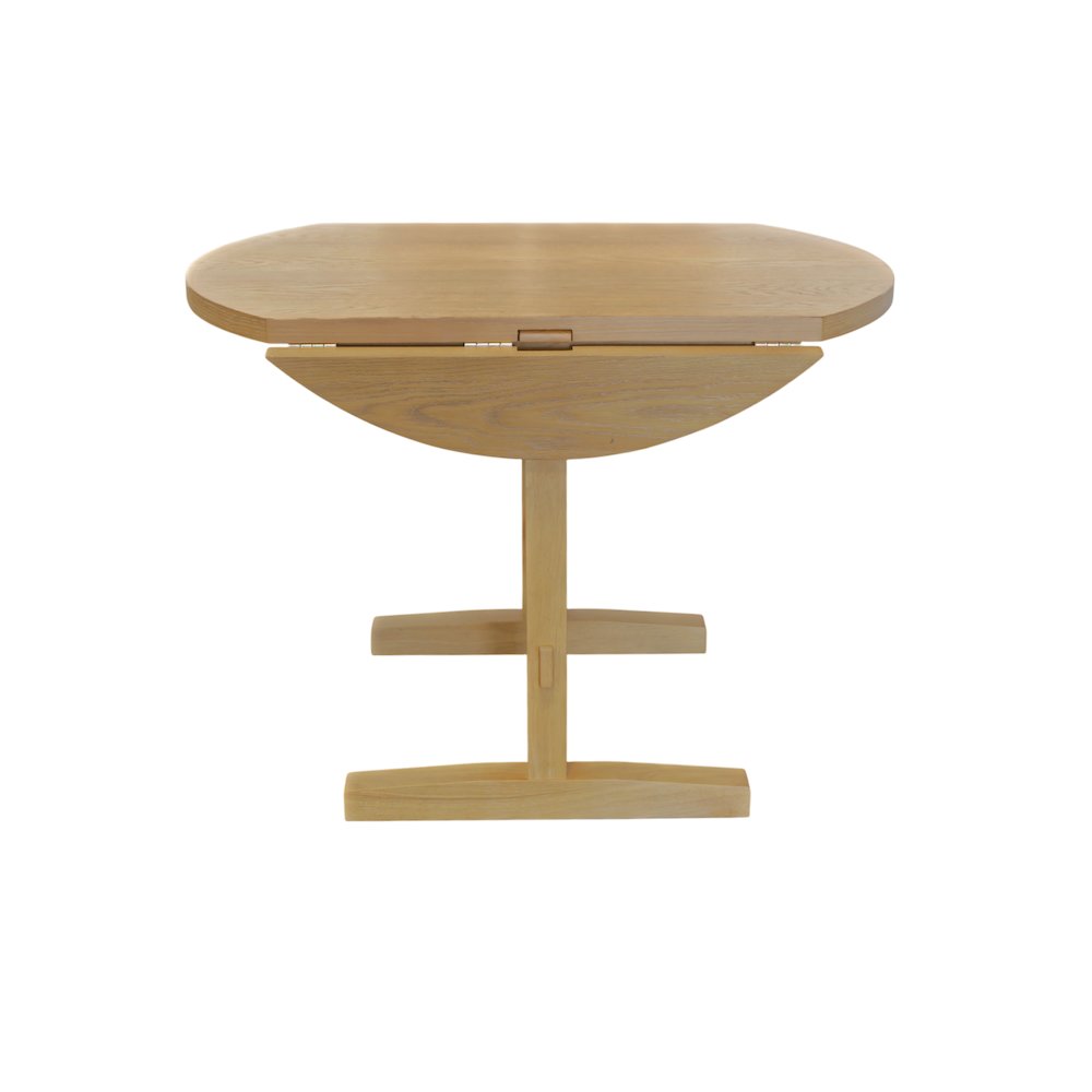 Eleanor Round Dining Table. Picture 9