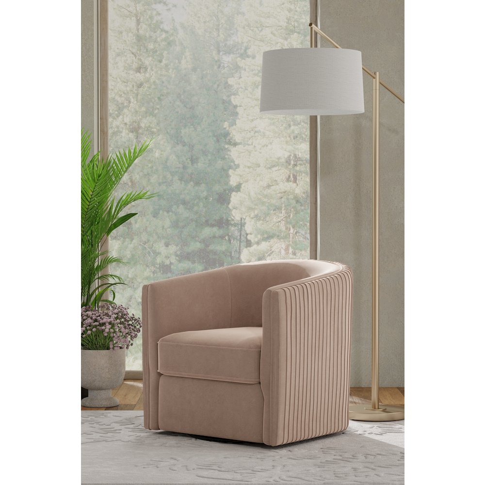 Maison Swivel Chair. Picture 6
