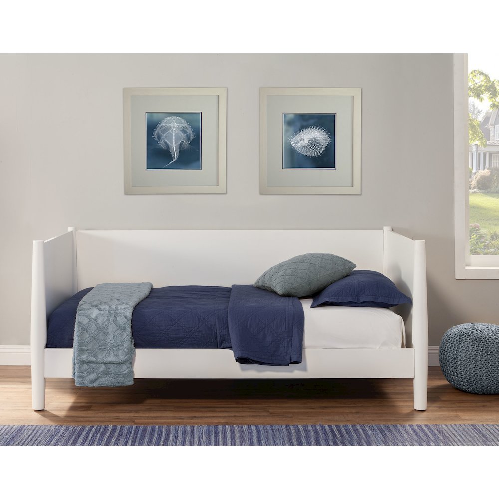 Flynn Mid Century Modern Twin Size Day Bed, White. Picture 3