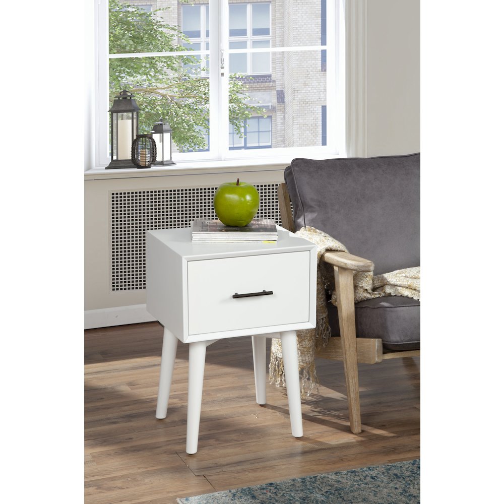 Flynn End Table, White. Picture 3