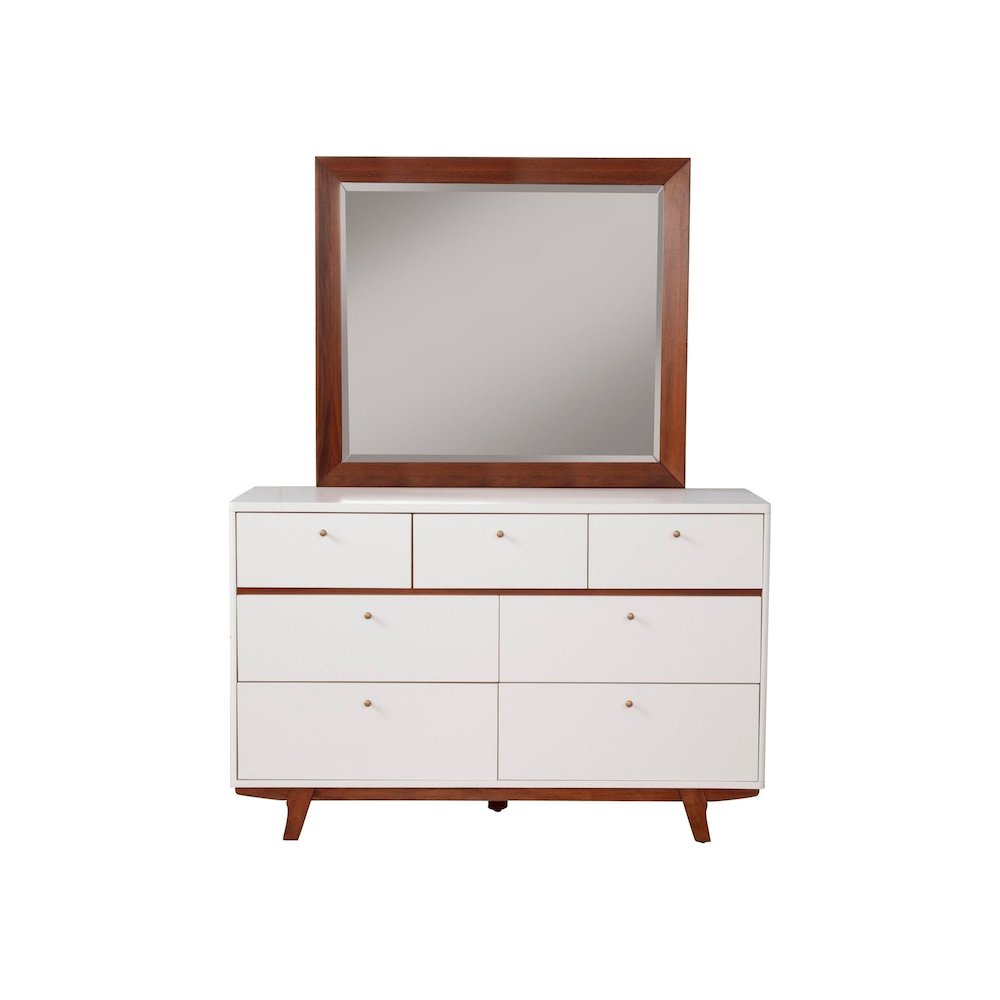 Dakota 7 Drawer Dresser. Picture 5
