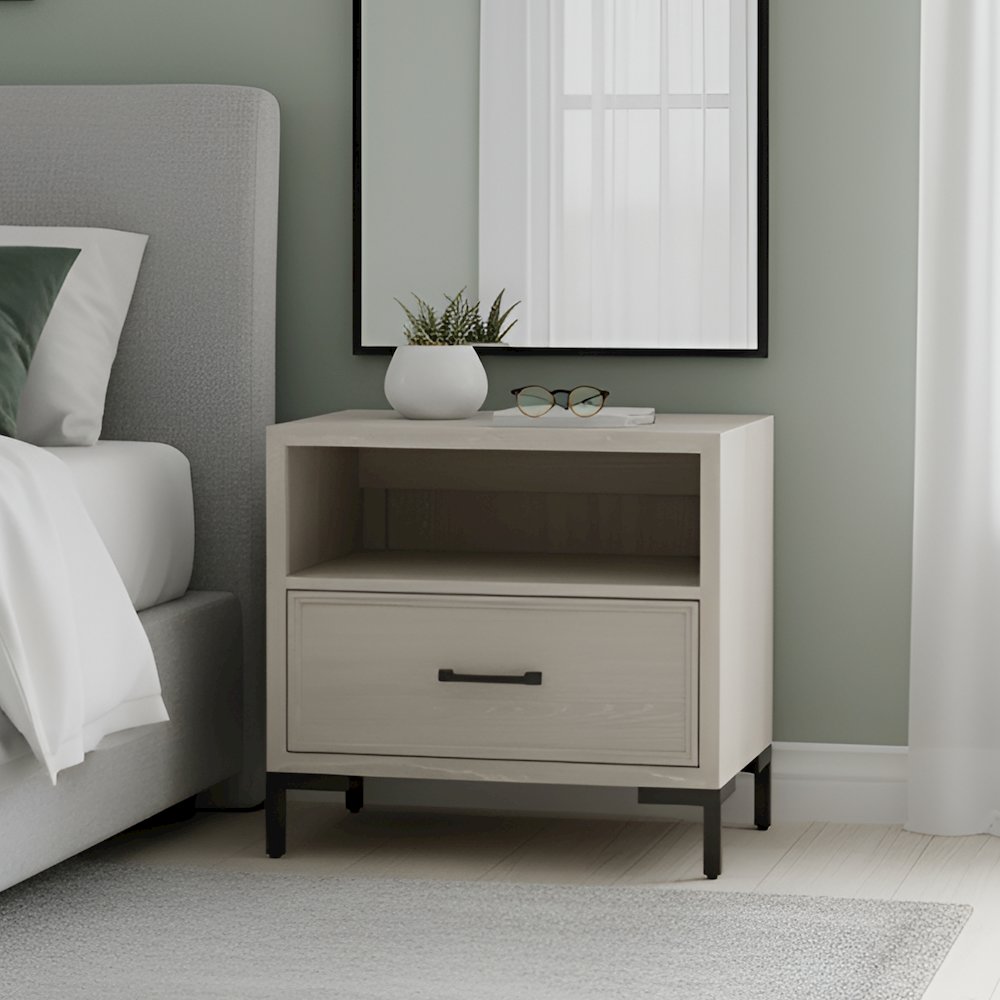 Bradley Nightstand. Picture 2