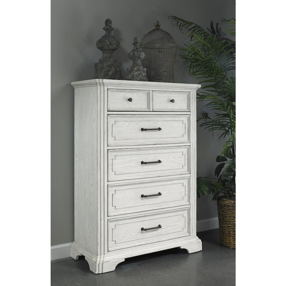 Clara Chest. Picture 3
