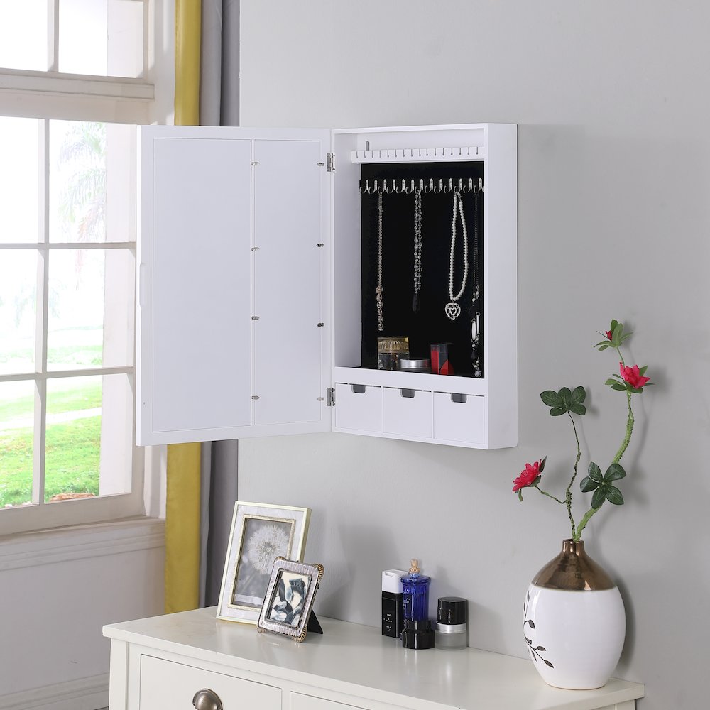 Jewelry armoire. Picture 6
