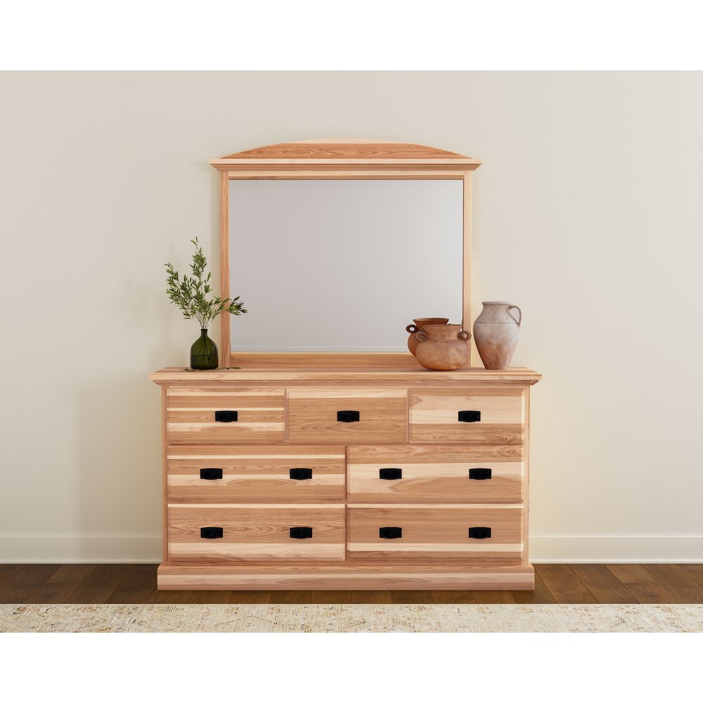 Amish Highlands 7 Drawer Dresser. Picture 7