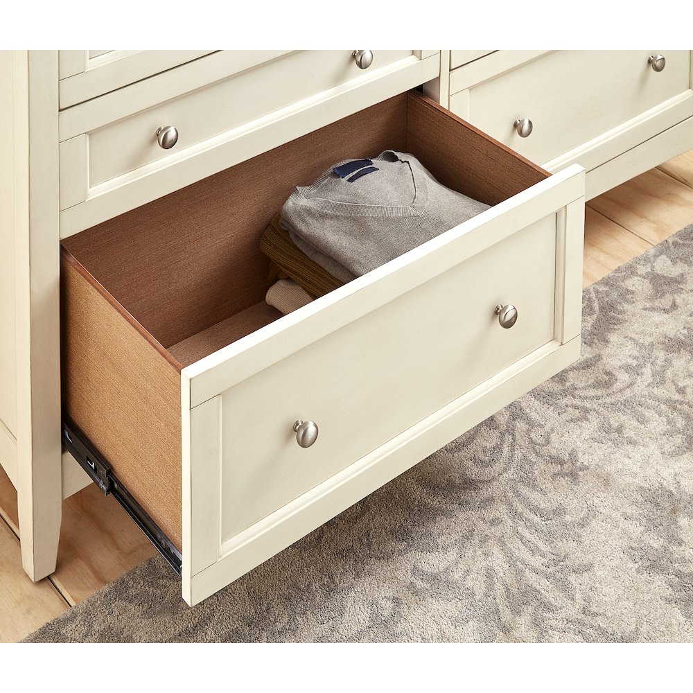 Northlake Dresser, White Linen. Picture 3