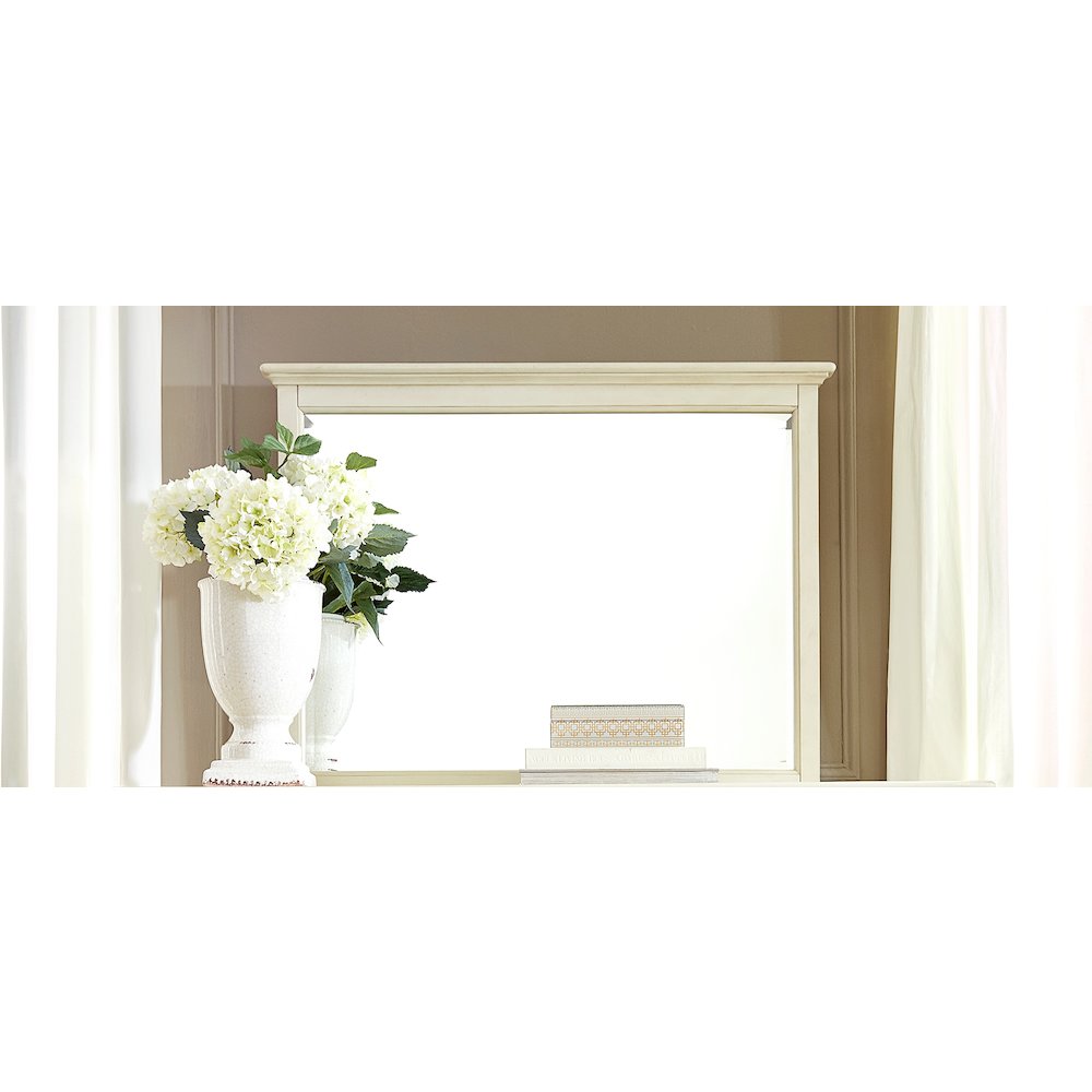 Northlake Landscape Mirror. Picture 2
