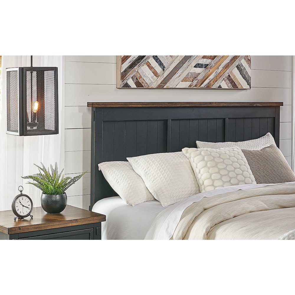 Stormy Ridge King Storage Bed, Chicory / Black. Picture 16