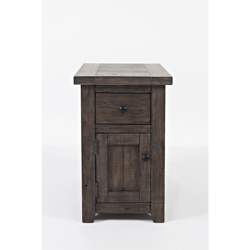 Madison County Rustic Reclaimed Pine Farmhouse Chairside Table. Picture 1