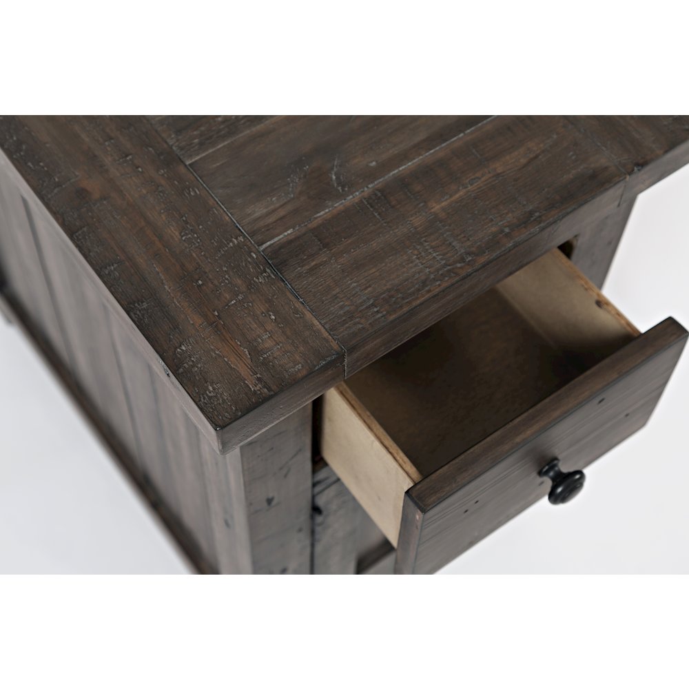 Madison County Rustic Reclaimed Pine Farmhouse Chairside Table. Picture 4