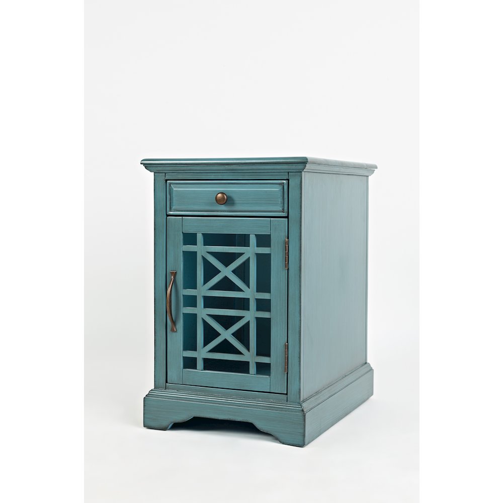 Craftsman USB Charging Chairside End Table. Picture 3