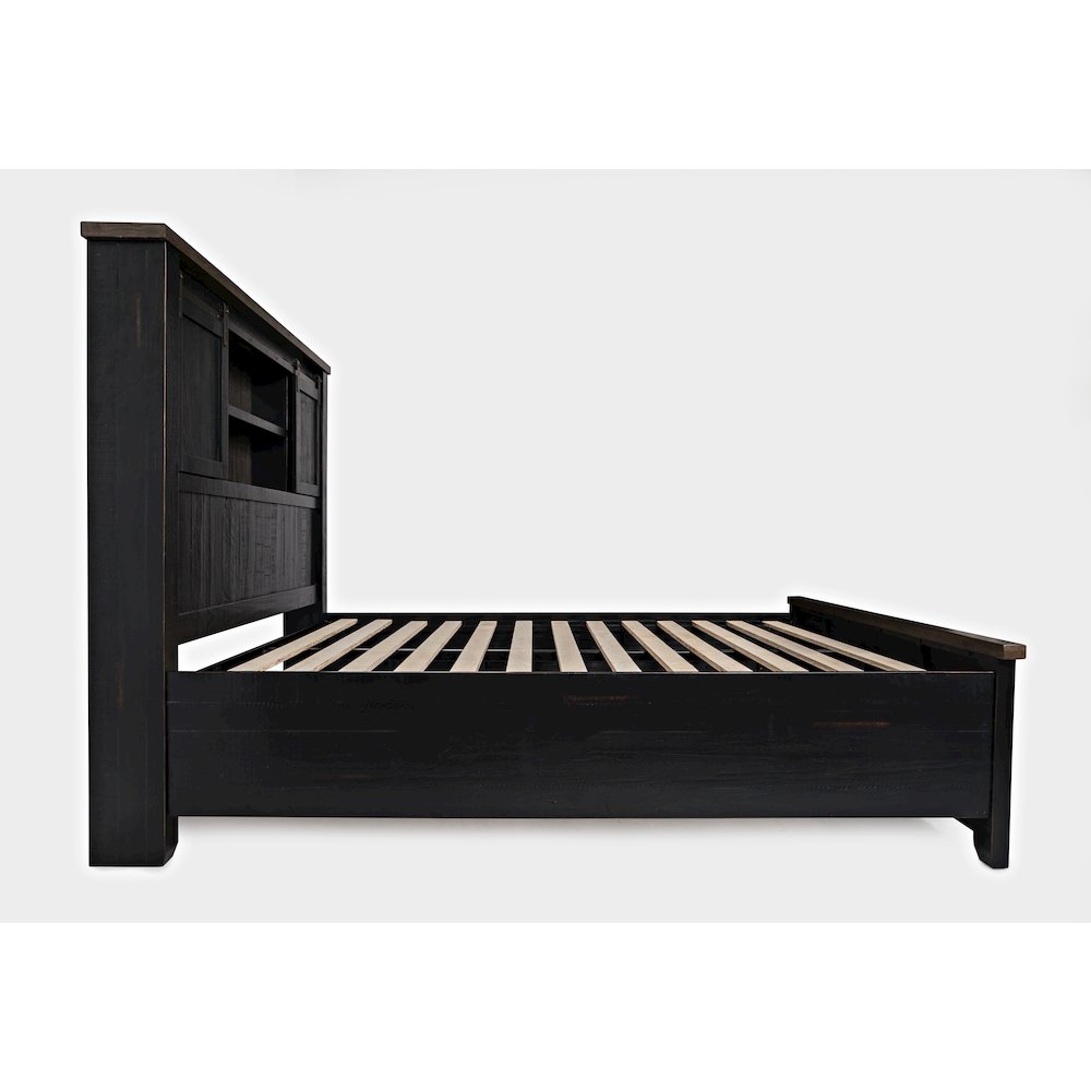 Madison County Rustic Reclaimed Pine Farmhouse King Barn Door Bed. Picture 4