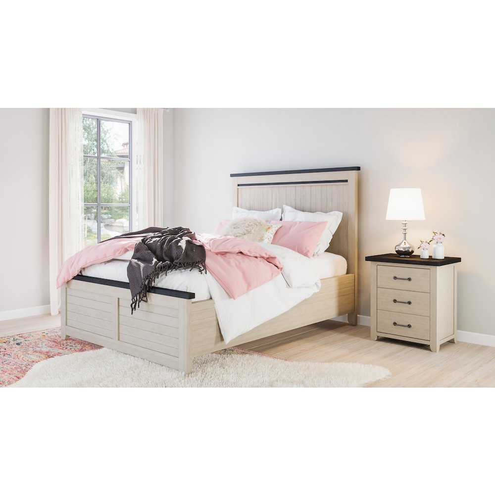 Madison County Rustic Reclaimed Pine Farmhouse Queen Panel Bed. Picture 6