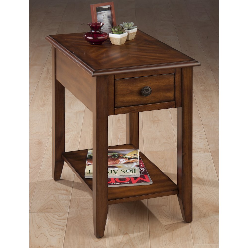 Medium Brown Chairside Table. Picture 2