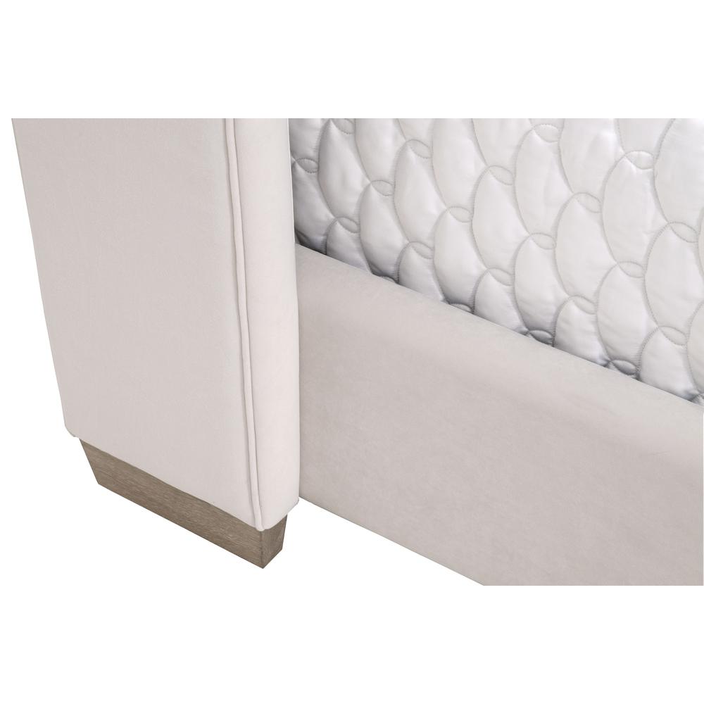 Chandler Standard King Bed. Picture 4