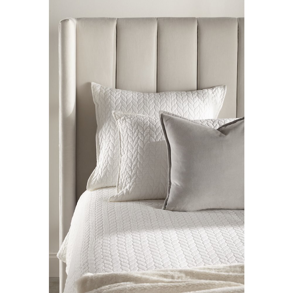 Stitch & Hand - Dining & Bedroom Transitional Chandler Standard King Bed. Picture 10