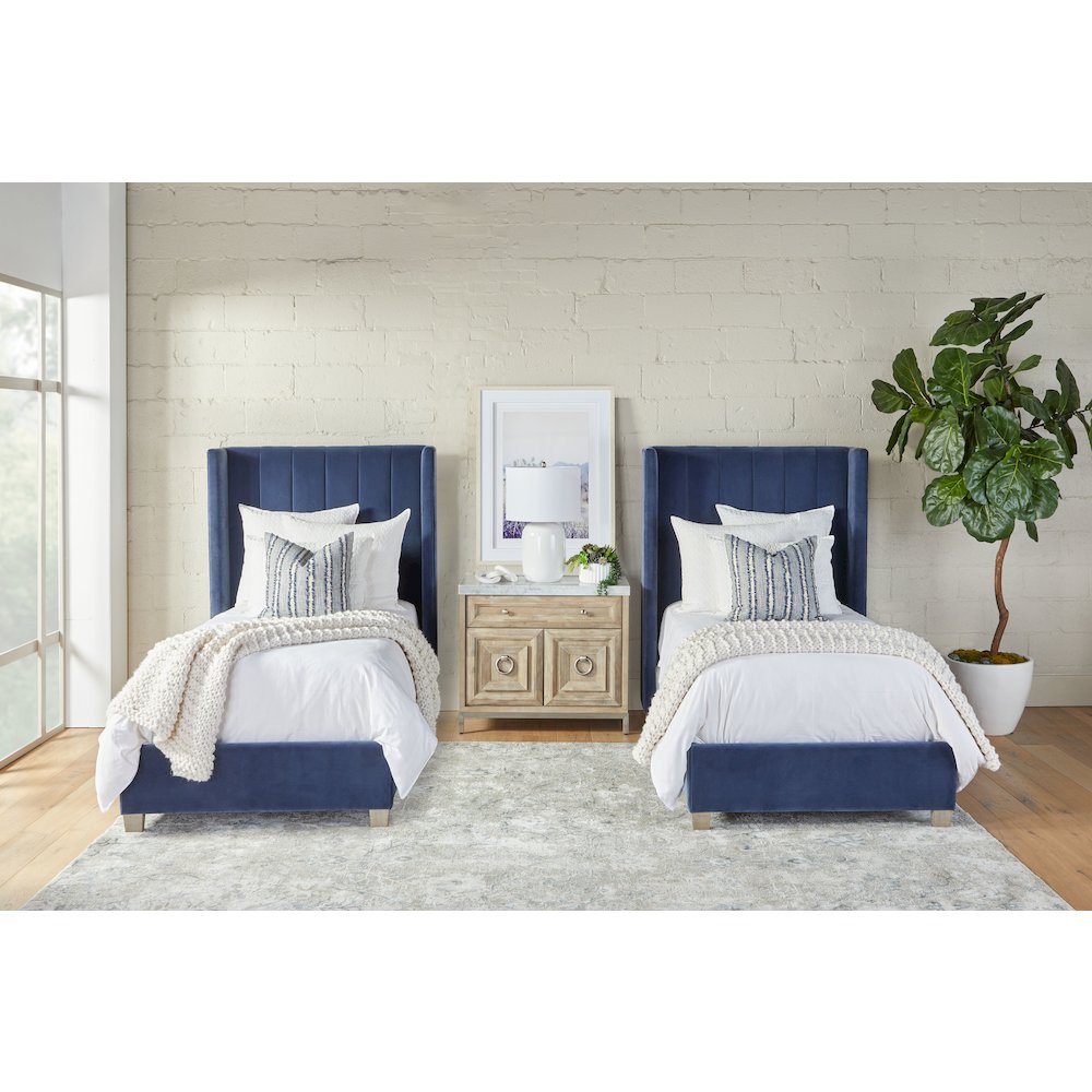 Traditions Transitional Azure Carrera Media Chest. Picture 15