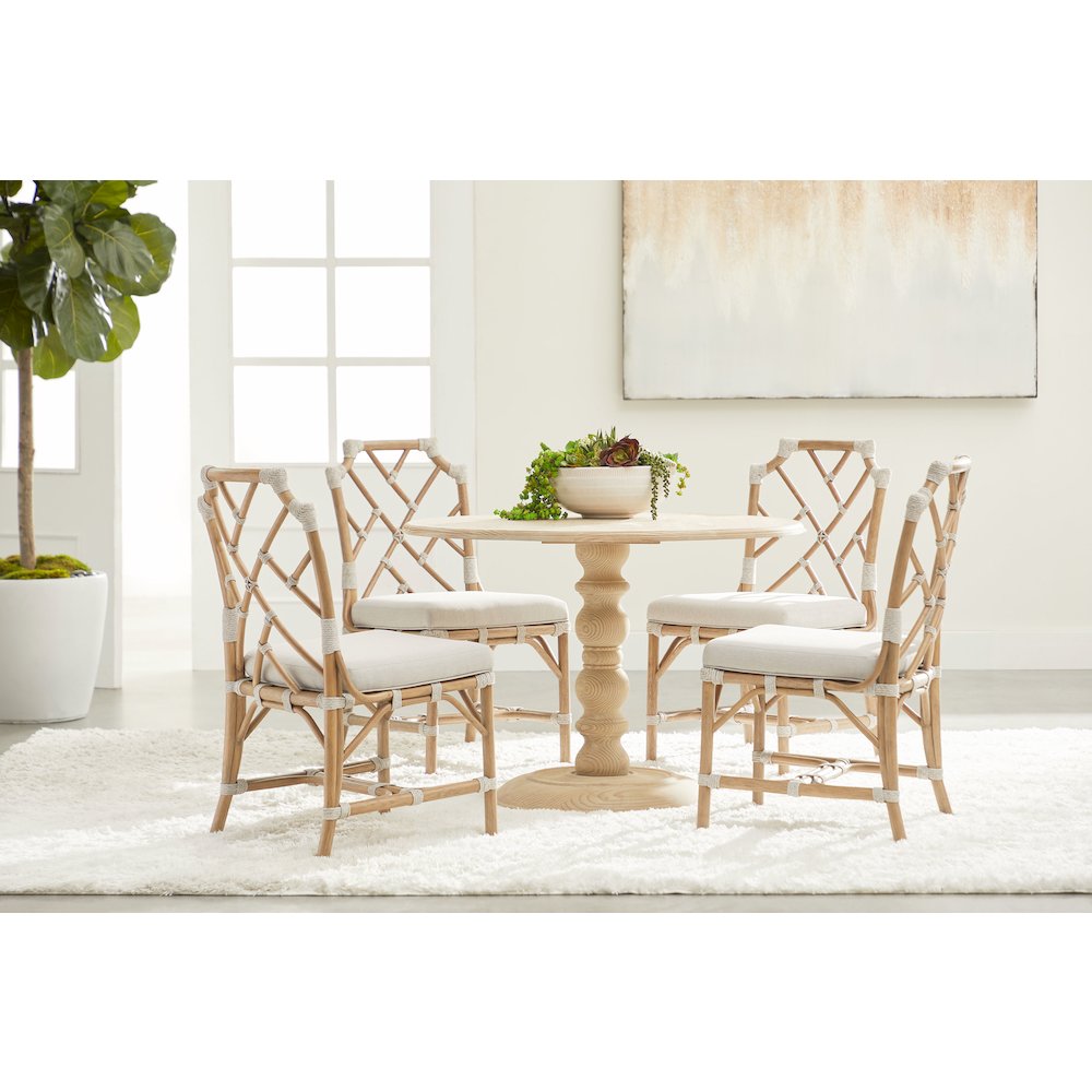 Bella Antique Transitional Chelsea 42" Round Dining Table. Picture 12
