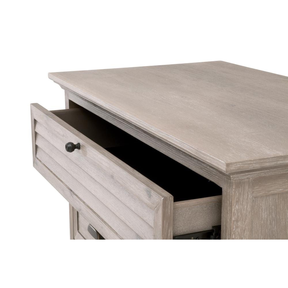 Traditions Eden 3-Drawer Nightstand. Picture 5