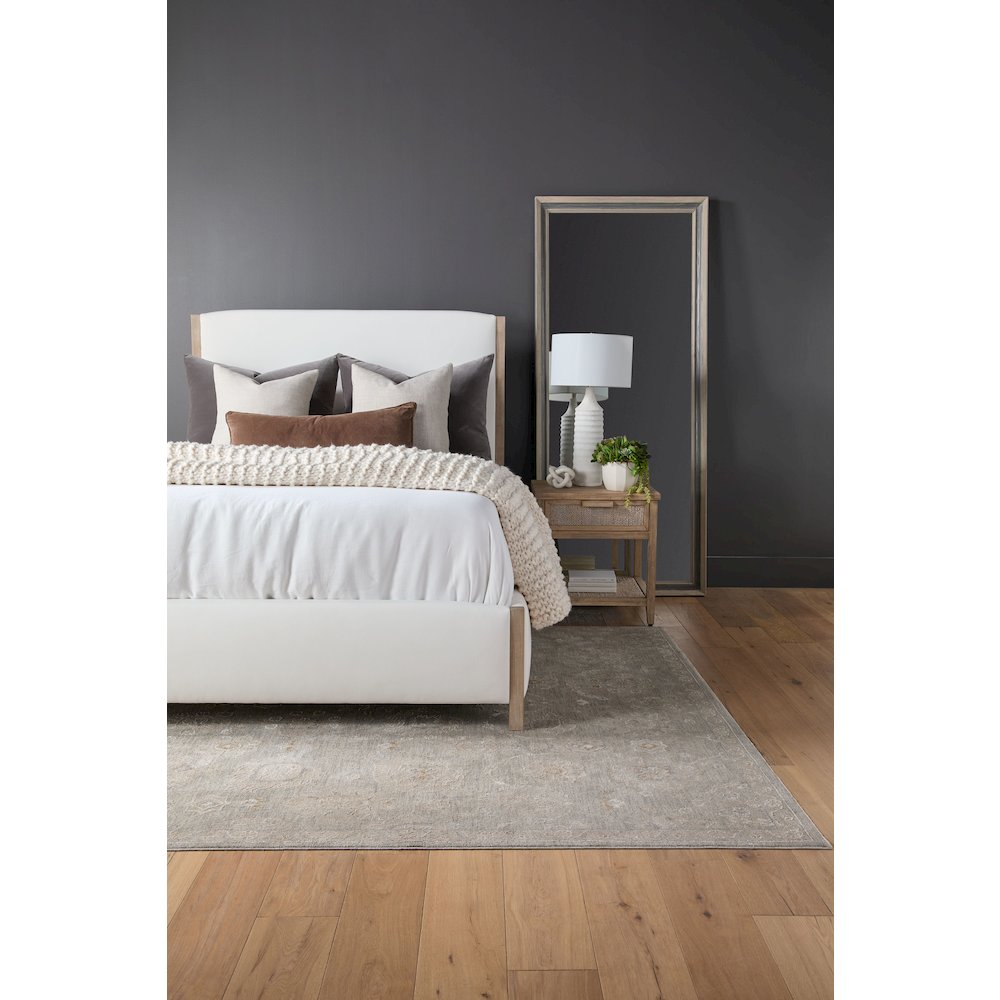 Traditions Transitional Emmett Queen Bed. Picture 16