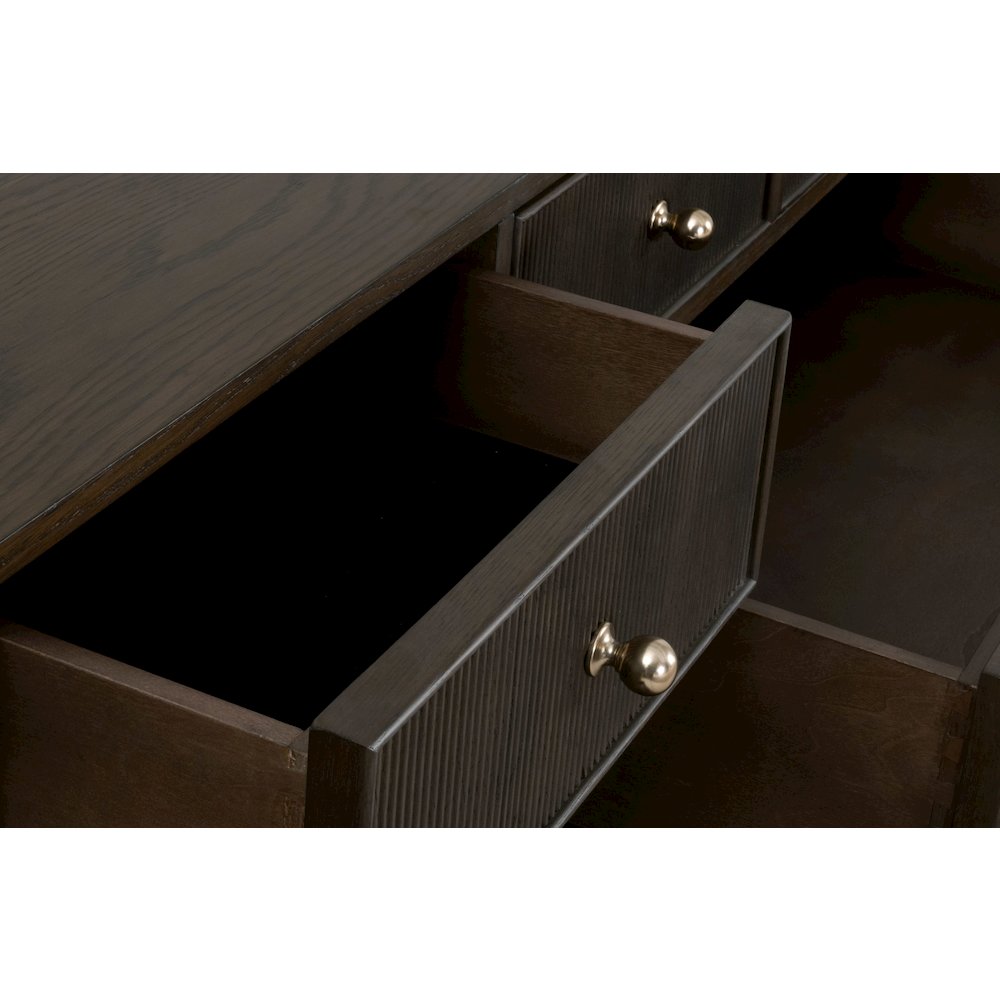 Bronze Bay Transitional Highland 8-Drawer Double Dresser. Picture 8