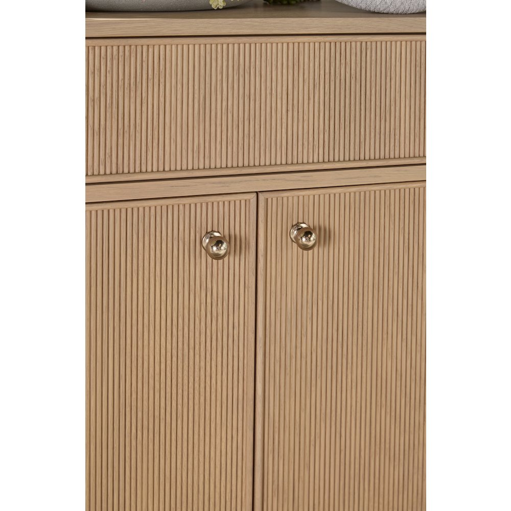 Bronze Bay Transitional Highland Media Sideboard. Picture 12