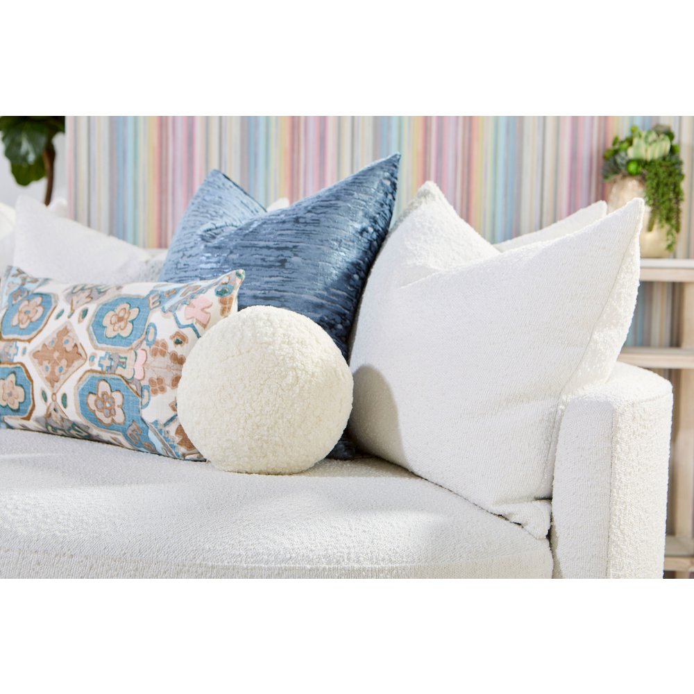 Stitch & Hand - Upholstery Transitional Lourne Grand Swivel Sofa Chair. Picture 18