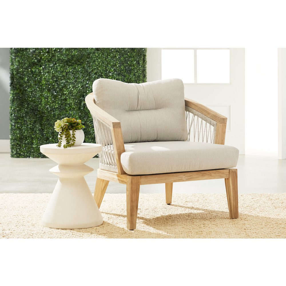 District Contemporary Pawn Accent Table. Picture 7