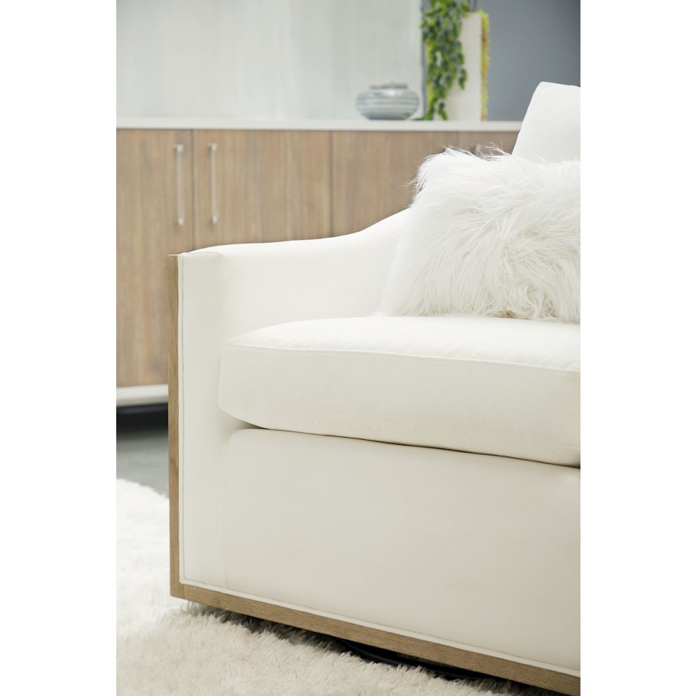 Stitch & Hand - Dining & Bedroom Transitional Paxton Swivel Club Chair. Picture 8