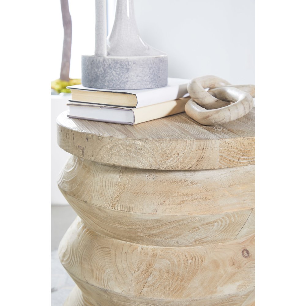 Bella Antique Transitional Pier Accent Table. Picture 5