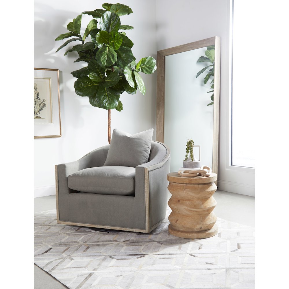 Bella Antique Transitional Pier Accent Table. Picture 7