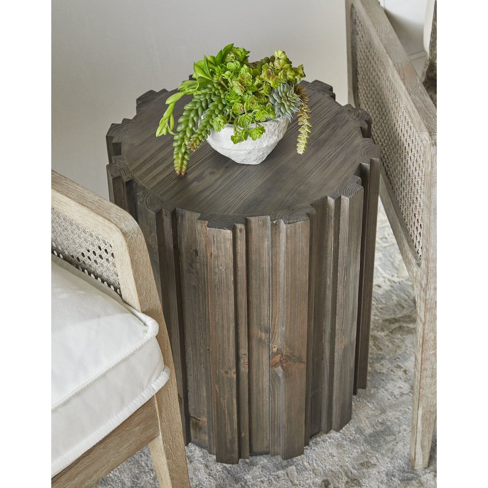 Bella Antique Transitional Roma Accent Table. Picture 10