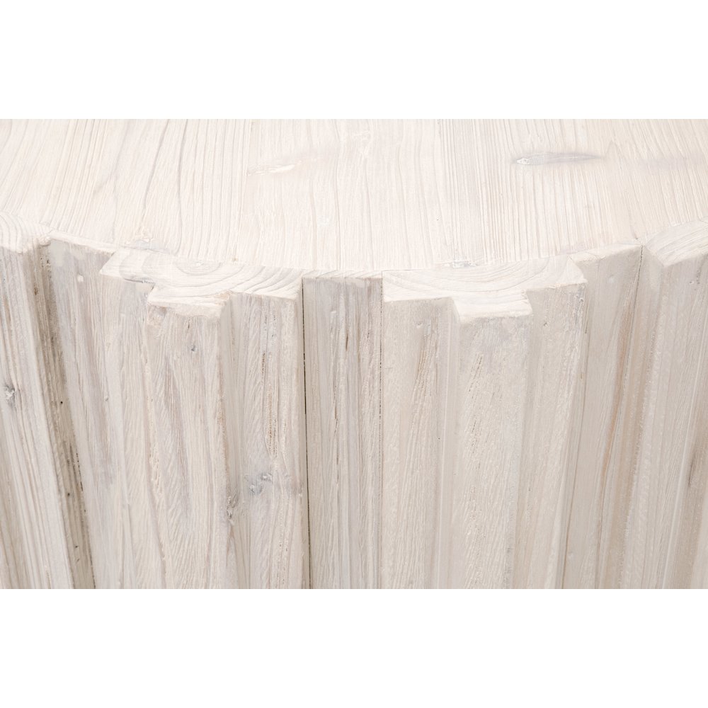 Bella Antique Transitional Roma End Table. Picture 3