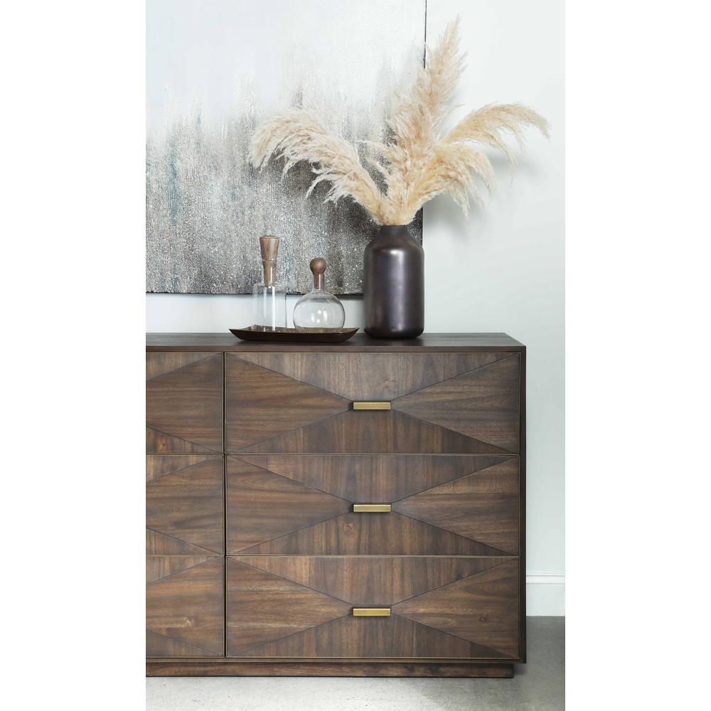 Traditions Wynn 6-Drawer Double Dresser. Picture 11