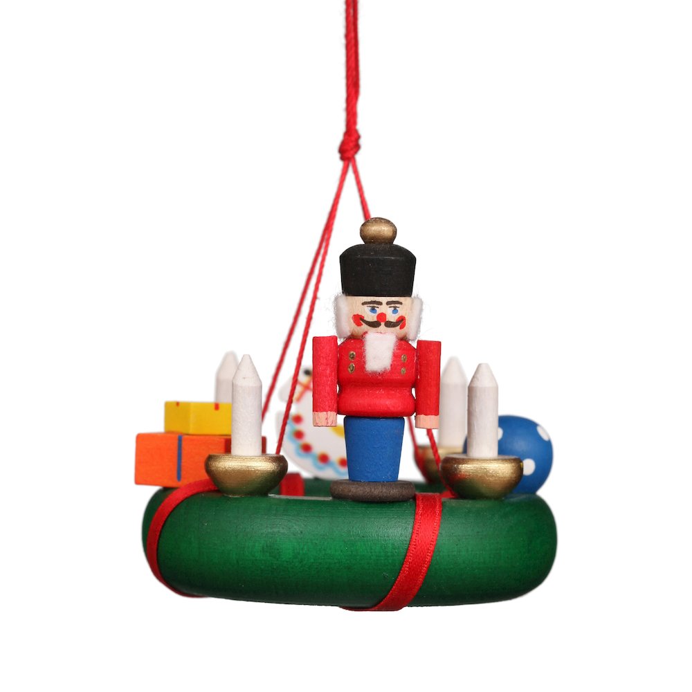 Ornament - Wreath With Nutcracker. Picture 1