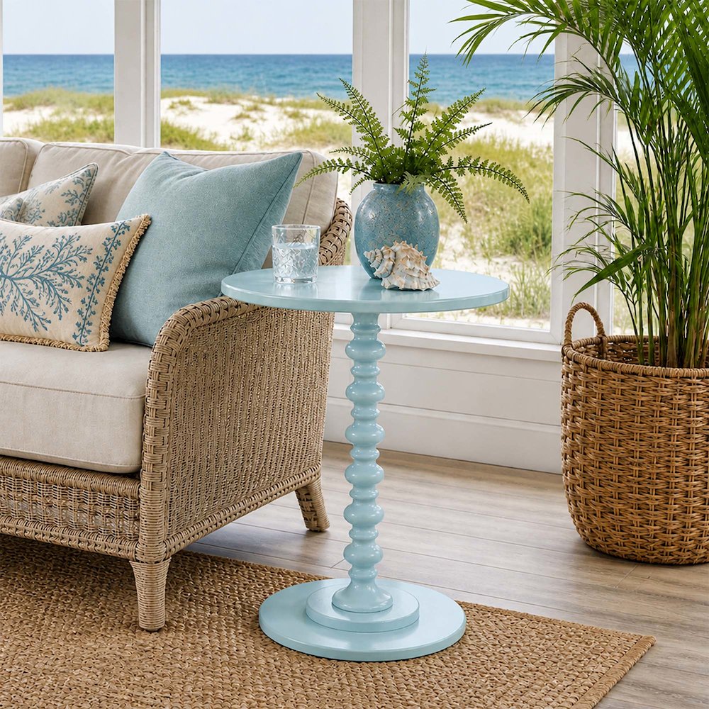 Palm Beach Spindle Table. Picture 2