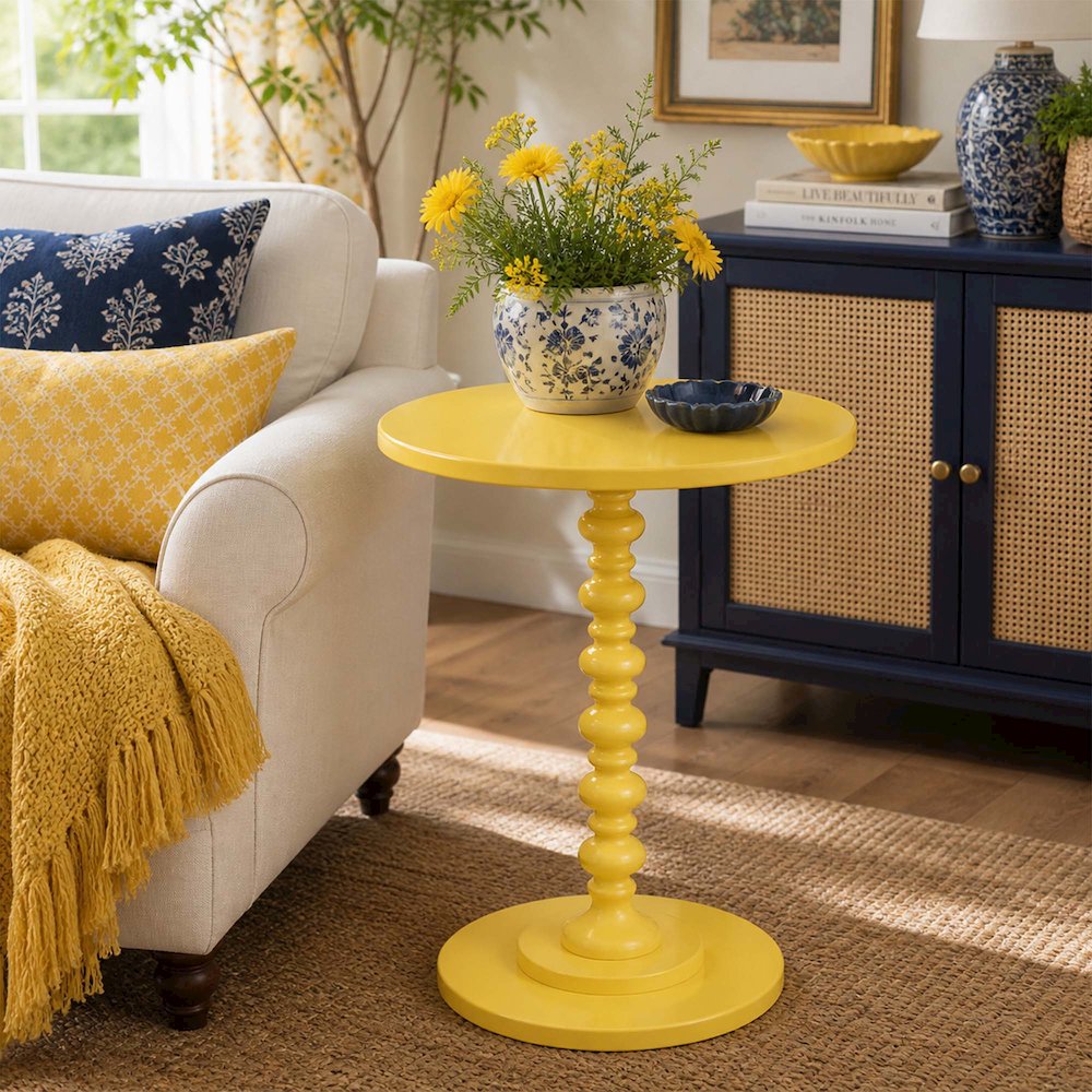 Palm Beach Spindle Table. Picture 2