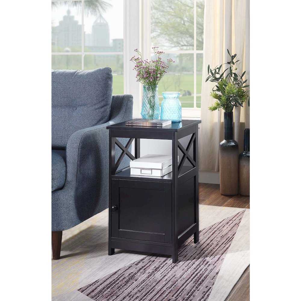 Oxford End Table with Cabinet. Picture 2