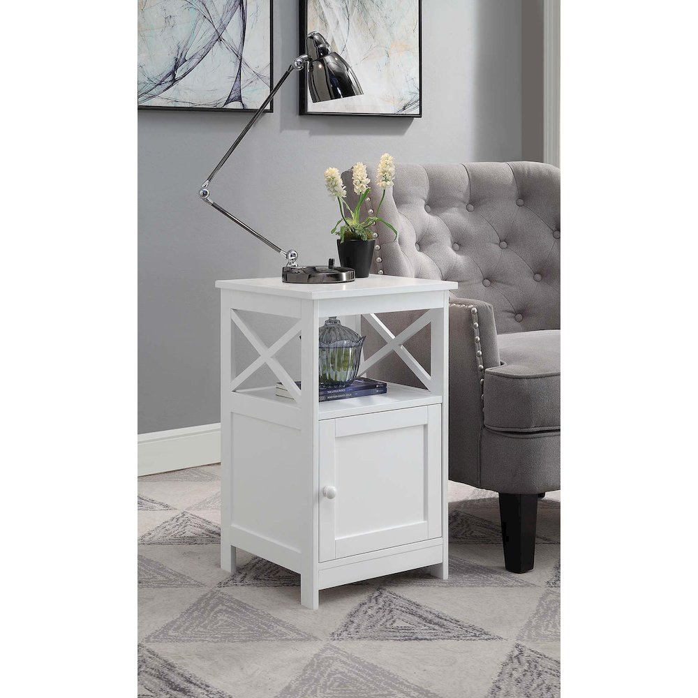 Oxford End Table with Cabinet. Picture 2