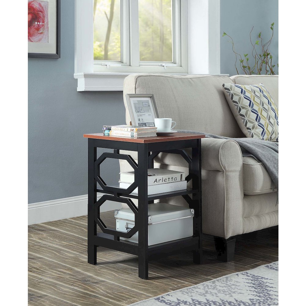 Omega End Table. Picture 2