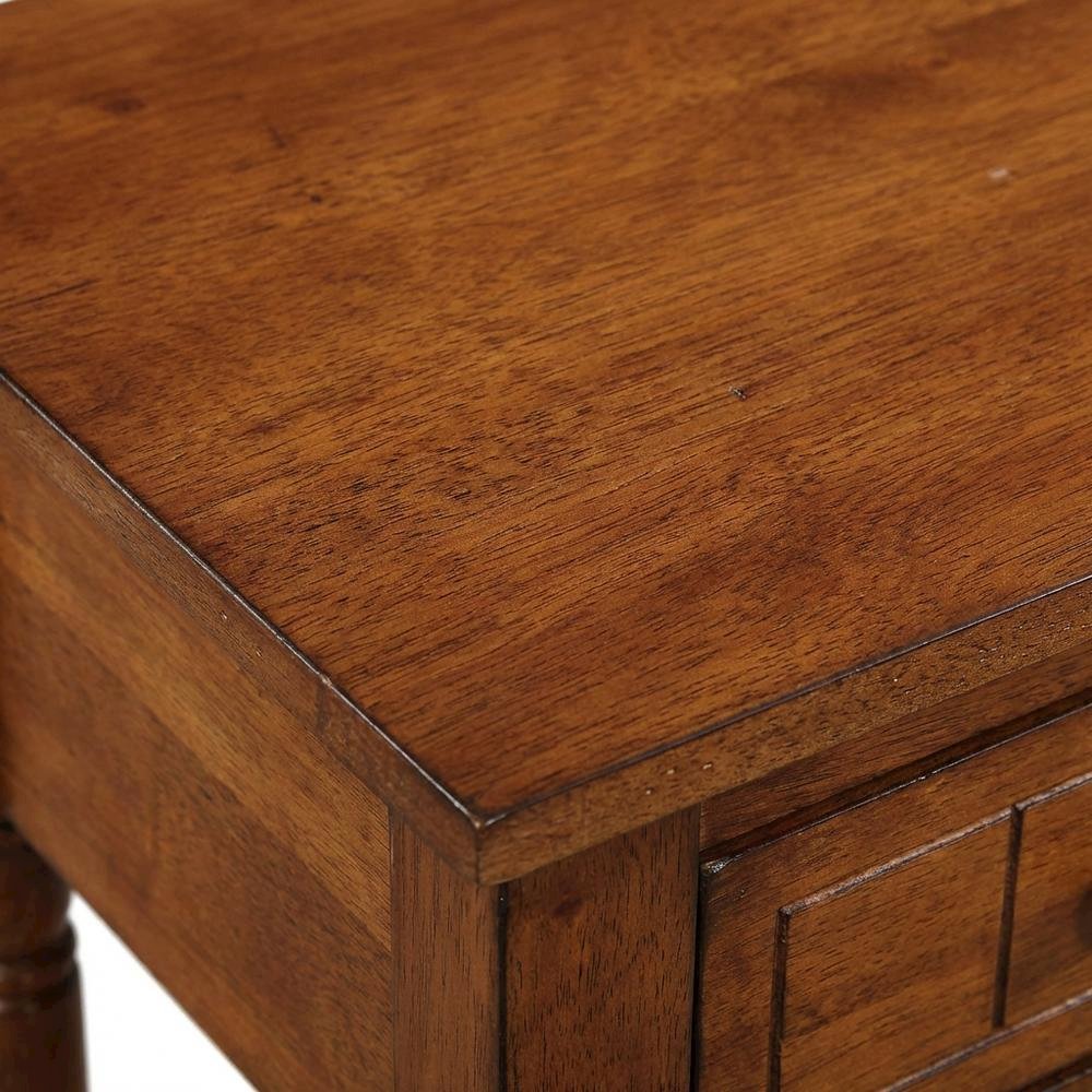 Traditional-style accent table with open shelf and compact design. Picture 6