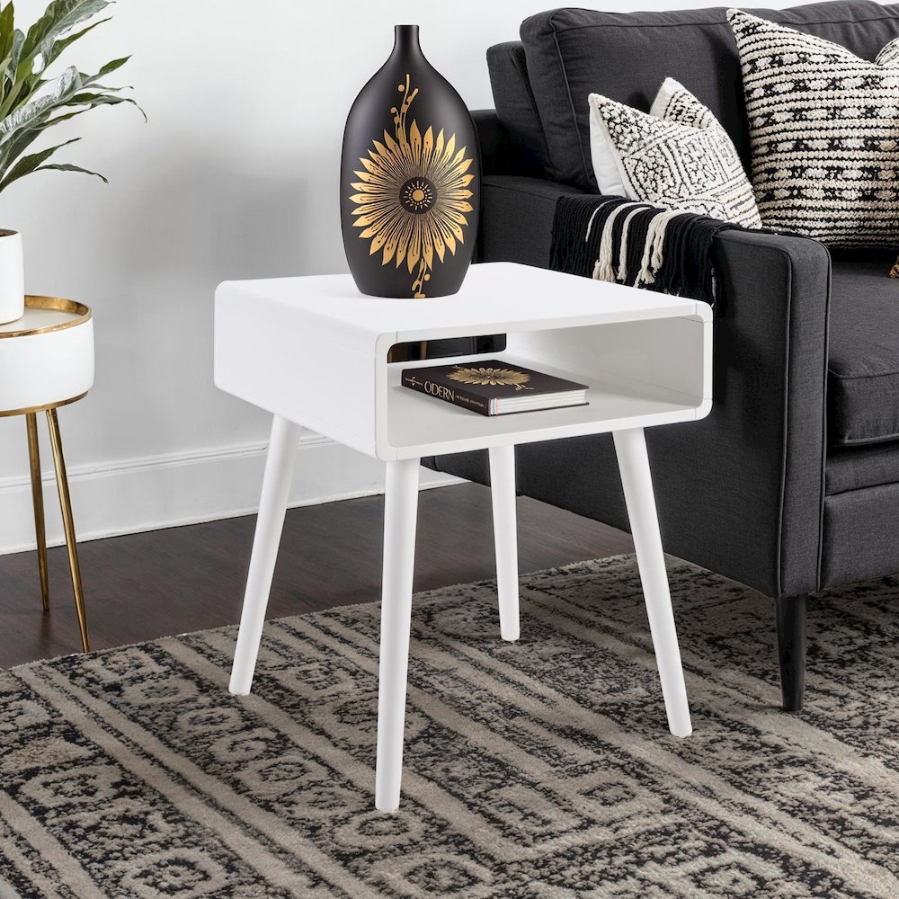 Napa End Table with Shelf. Picture 2