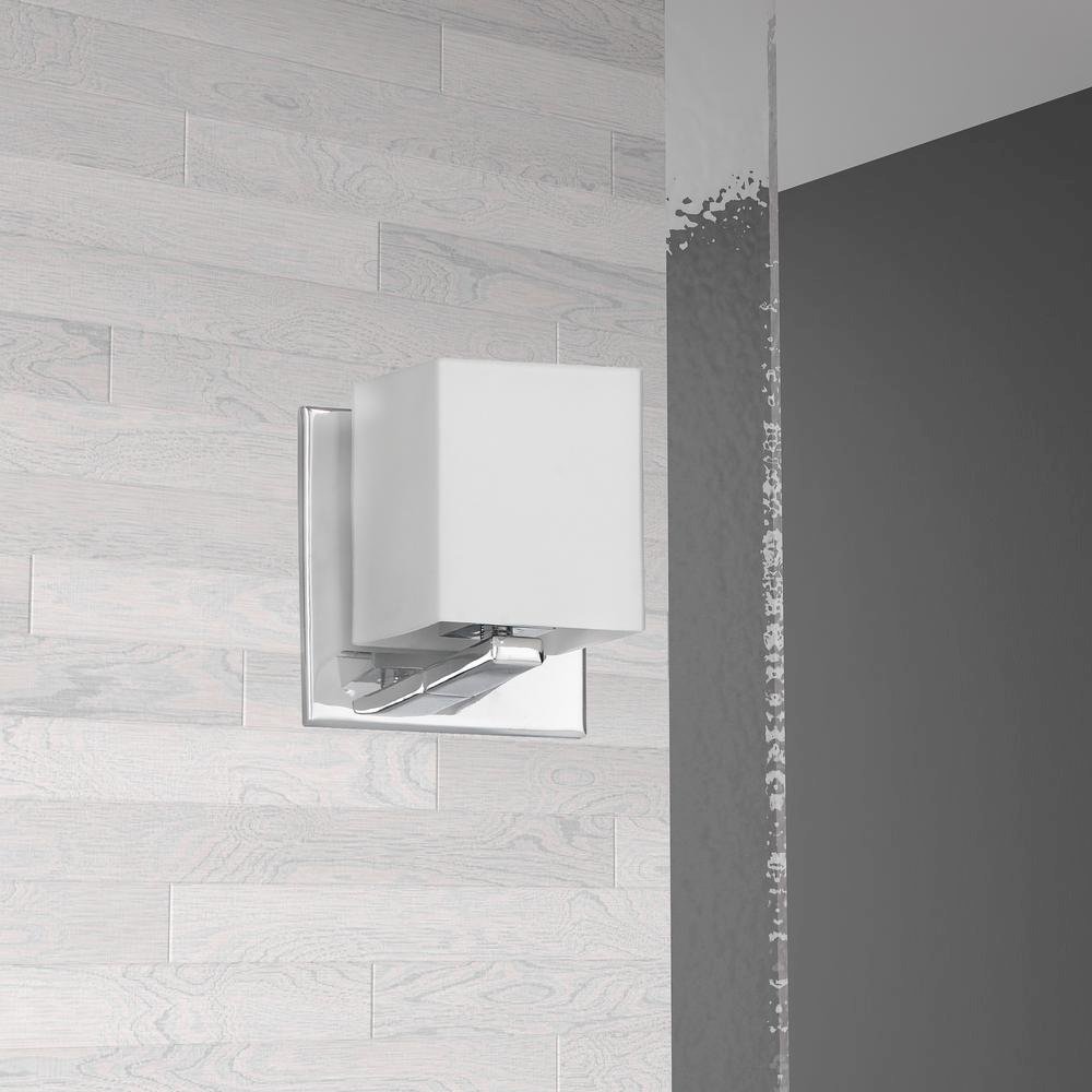 1LT Vanity, Polished Chrome Finish. Picture 2